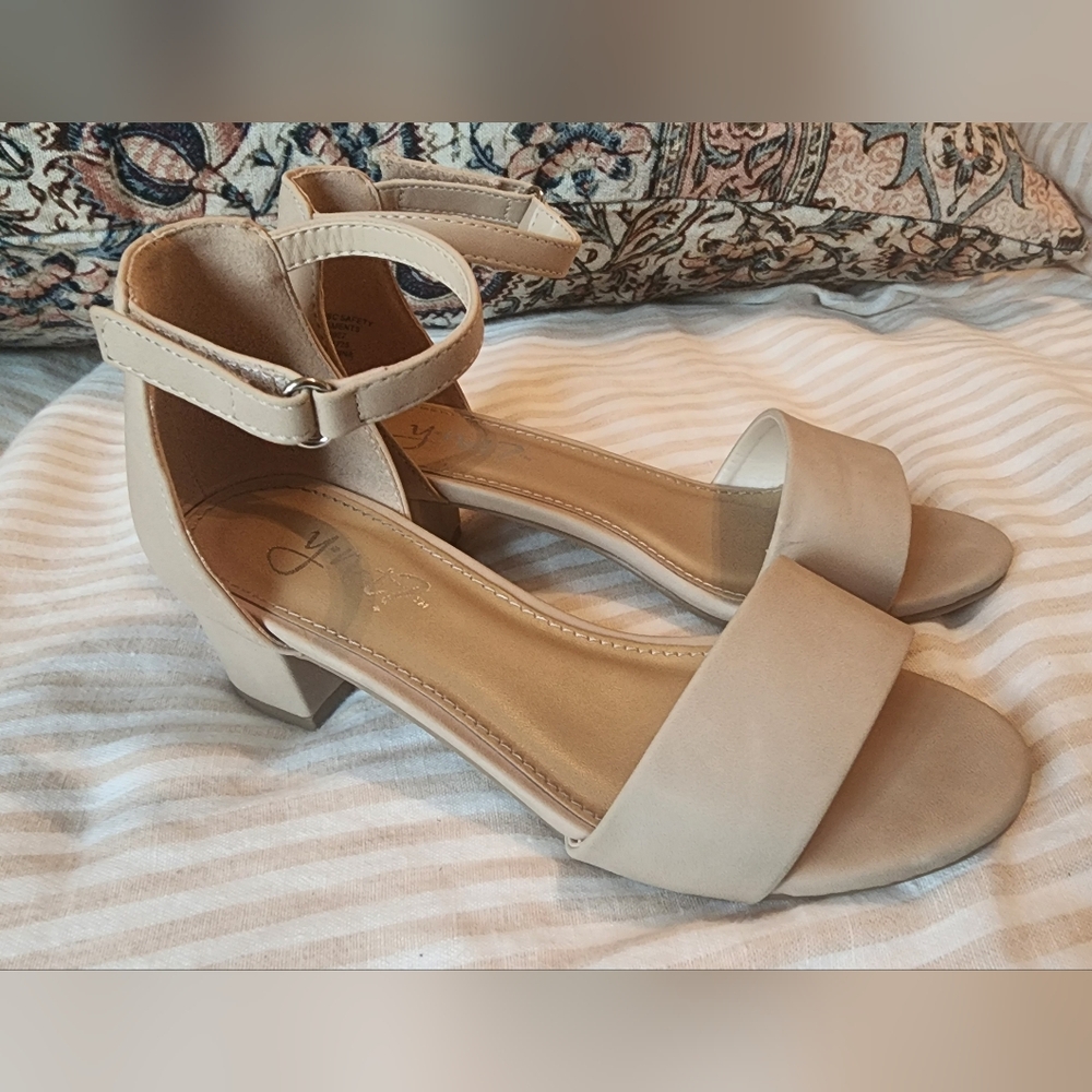 Y-not Girls Tan Dress Heels 13.5